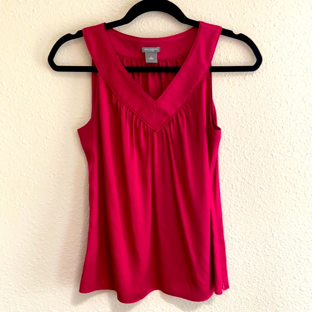 NWOT Ann Taylor Petites Red Silk Sleeveless V-Neck Tank Top Blouse, Size 4P